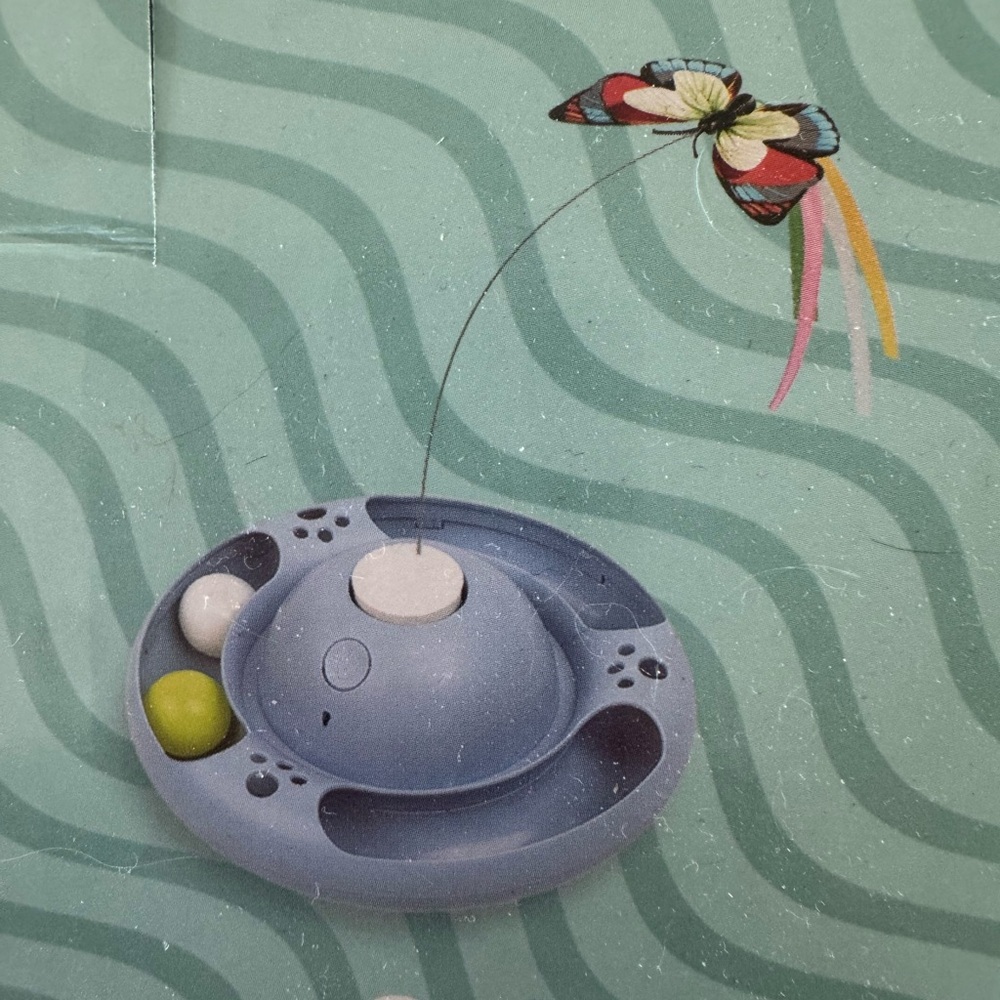 Interactive cat toy. New in box